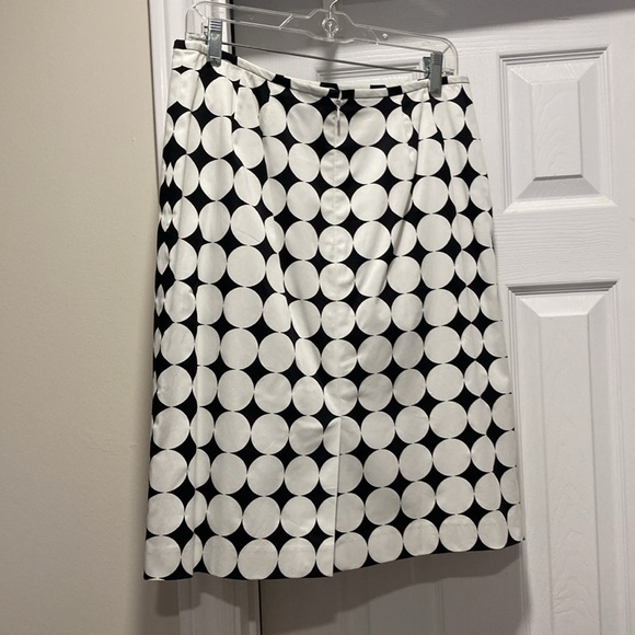 NWOT - Kasper White & Black Large Polka Dot Fully Lined Straight Skirt - Sz 12P - Picture 3 of 13